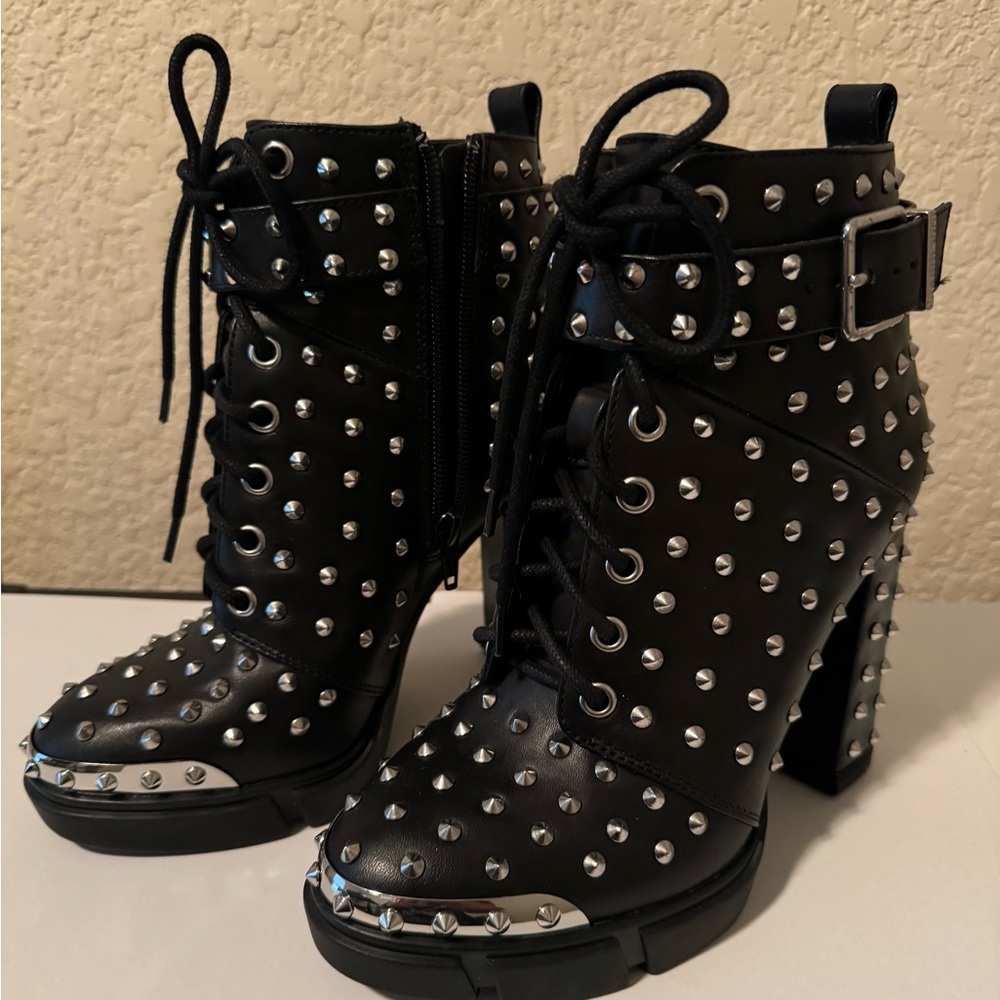 Gianni Bini- new never worn sz 6